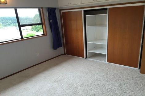 Photo of property in 18 Pine Avenue, Henderson, Auckland, 0612