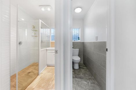 Photo of property in 2/56 Archibald Road, Kelston, Auckland, 0602