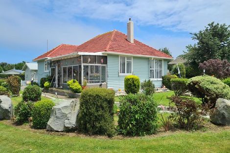 Photo of property in 24 Whitcombe Road, Opunake, 4616