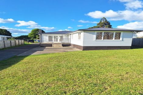 Photo of property in 6 Daphne Street, Kelston, Auckland, 0602