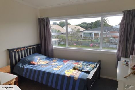 Photo of property in 19 Mahana Road, Paraparaumu Beach, Paraparaumu, 5032