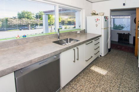 Photo of property in 17 Queen Alexandra Street, Lansdowne, Masterton, 5810