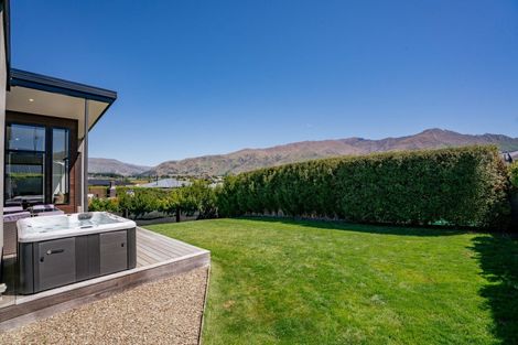 Photo of property in 25 Matipo Street, Wanaka, 9305