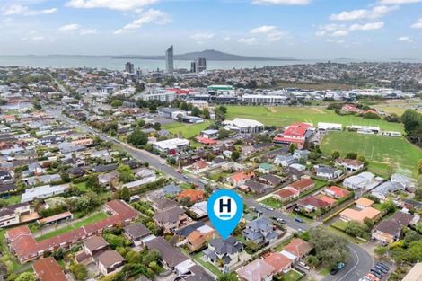 Photo of property in 63a Dominion Street, Takapuna, Auckland, 0622