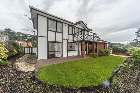 Photo of property in 2 Erskine Close, Island Bay, Wellington, 6023