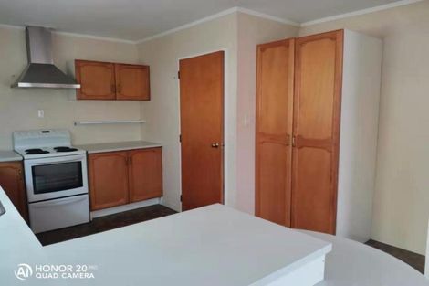 Photo of property in 2/30 Centorian Drive, Windsor Park, Auckland, 0632