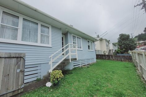 Photo of property in 44 Cardiff Crescent, Cannons Creek, Porirua, 5024