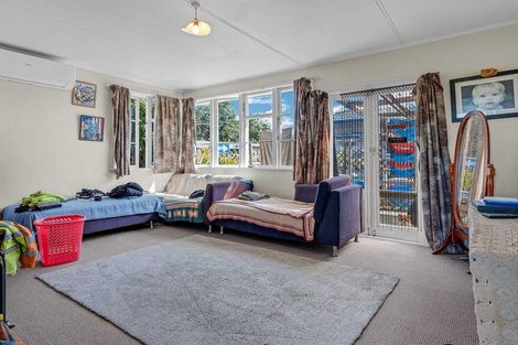 Photo of property in 4 Waitaua Street, Papakura, 2110