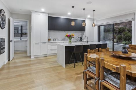 Photo of property in 10 Tawatawa Street, Long Bay, Auckland, 0630