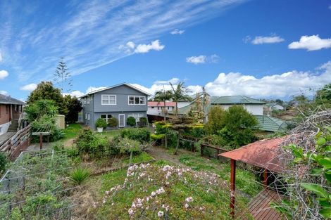 Photo of property in 12 School Road, Te Atatu South, Auckland, 0610