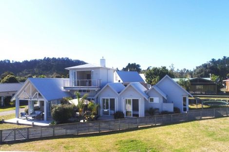 Photo of property in 125 Waimaire Avenue, Matarangi, Whitianga, 3592