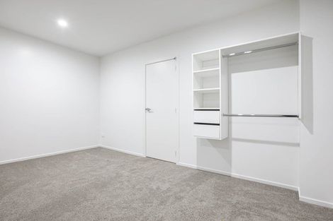 Photo of property in 1/10 Vinifera Place, Fairview Heights, Auckland, 0632