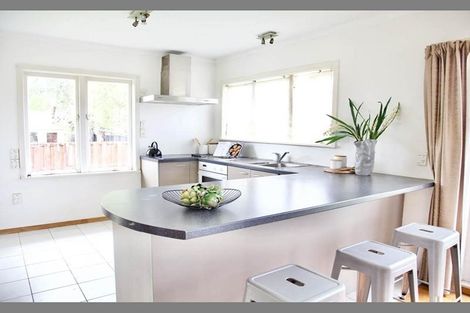 Photo of property in 12 Donovan Avenue, Massey, Auckland, 0614