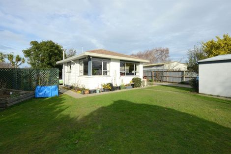 Photo of property in 3 Clivedon Place, Redwood, Christchurch, 8051