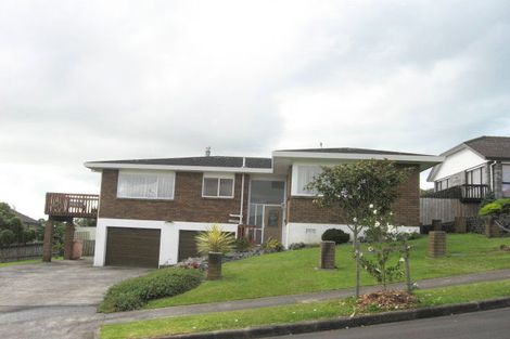 Photo of property in 2 Anure Place, Highland Park, Auckland, 2010