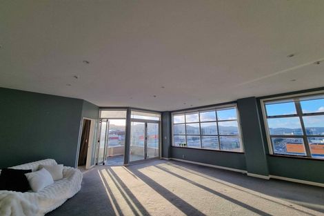 Photo of property in Grandstand Apartments, 38/80 Kent Terrace, Mount Victoria, Wellington, 6011