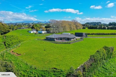 Photo of property in 563 Richmond Road, Lepperton, New Plymouth, 4373