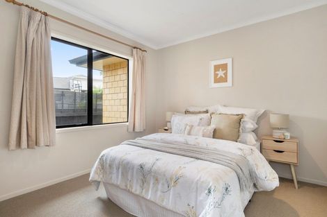 Photo of property in 22 Tuihana Drive, Papamoa Beach, Papamoa, 3118