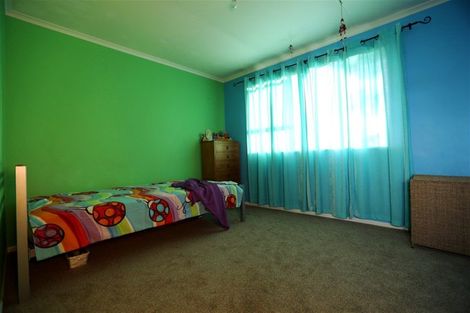 Photo of property in 21 Edelweiss Grove, Timberlea, Upper Hutt, 5018