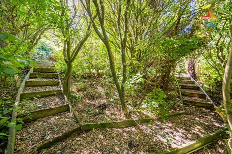 Photo of property in 7 Green Park Lane, Korokoro, Lower Hutt, 5012