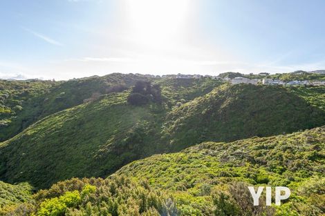 Photo of property in 14 Cromwell Point, Newlands, Wellington, 6037