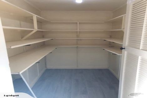 Photo of property in 10 Black Rock Road, Newlands, Wellington, 6037