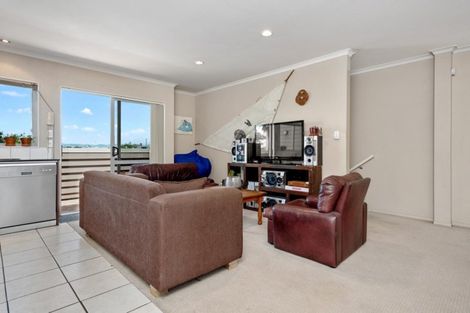 Photo of property in 2/50 May Street, Mount Maunganui, 3116