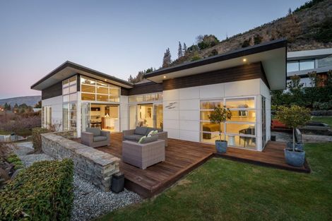 Photo of property in 19a Sunrise Bay Drive, Wanaka, 9305