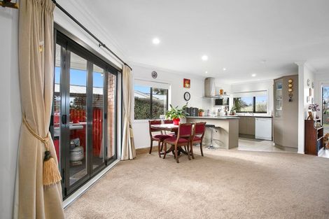 Photo of property in 11a Fairburn Place, Leamington, Cambridge, 3432