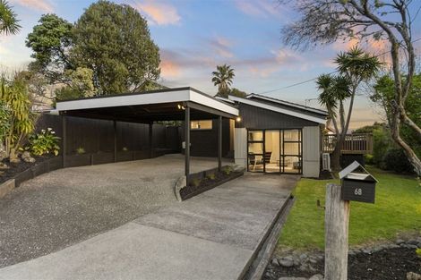 Photo of property in 68 Roberts Road, Glenfield, Auckland, 0629