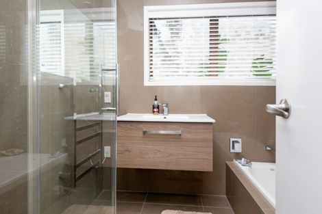 Photo of property in 7 Jandell Crescent, Bucklands Beach, Auckland, 2014