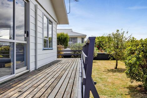 Photo of property in 6 Manuka Place, Hawera, 4610