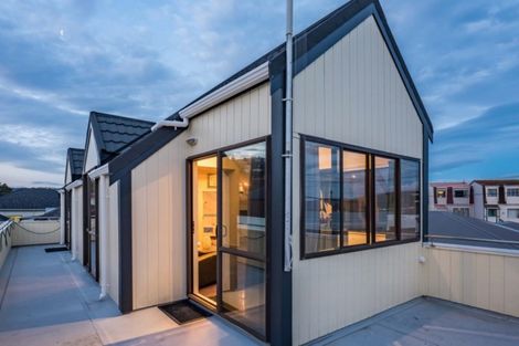 Photo of property in 6 Rua Street, Lyall Bay, Wellington, 6022