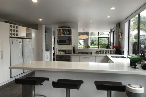 Photo of property in 1/12 Craig Road, Milford, Auckland, 0620