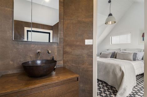 Photo of property in 9 Quebec Road, Milford, Auckland, 0620