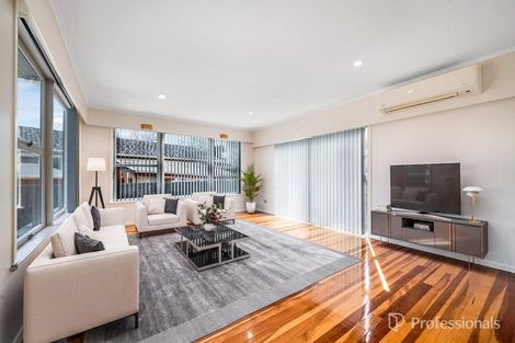 Photo of property in 17 Kohinoor Avenue, Mangere, Auckland, 2022