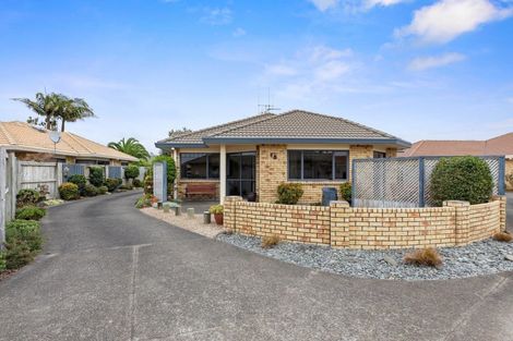 Photo of property in 15 Rosberg Place, Mount Maunganui, 3116