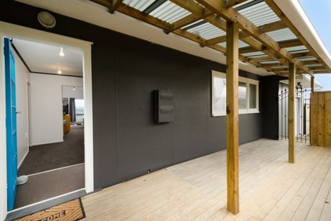 Photo of property in 69 Garfield Road, Helensville, 0800