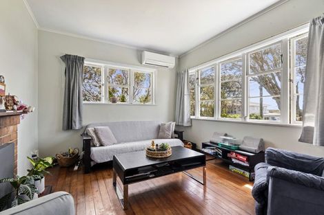 Photo of property in 325 Lake Road, Hauraki, Auckland, 0622