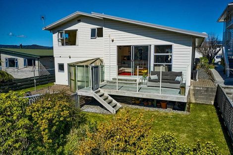 Photo of property in 5 Panorama Grove, Harbour View, Lower Hutt, 5010