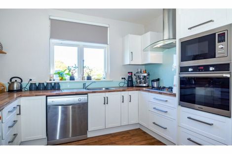 Photo of property in 4 Seaview Terrace, Bluff Hill, Napier, 4110