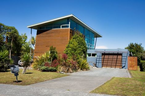 Photo of property in 13 Kotare Place, South Bay, Kaikoura, 7300