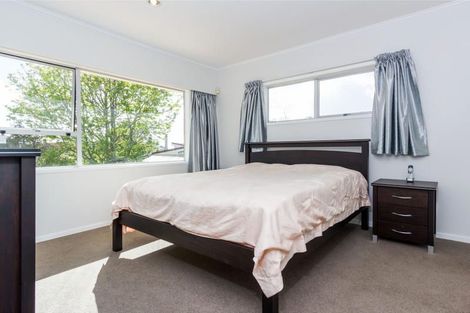 Photo of property in 36 Cron Avenue, Te Atatu South, Auckland, 0610