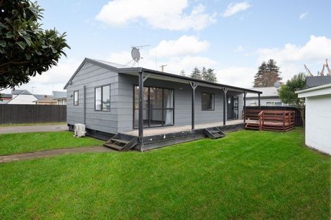 Photo of property in 2 Inverness Avenue, Hamilton East, Hamilton, 3216