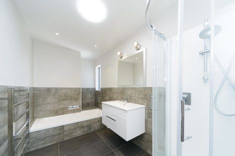 Photo of property in 140 Ruapehu Drive, Fitzherbert, Palmerston North, 4410