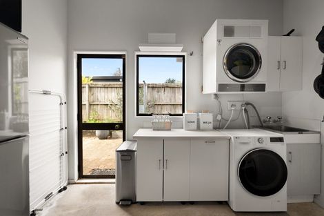 Photo of property in 80b Aviemore Drive, Highland Park, Auckland, 2010