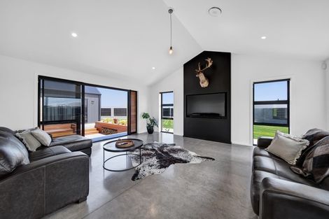 Photo of property in 22 Larlin Drive, Hawera, 4675