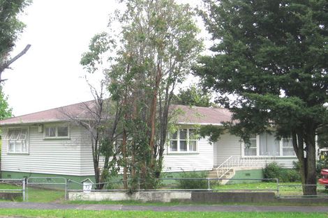 Photo of property in 92 Edmonton Road, Henderson, Auckland, 0612