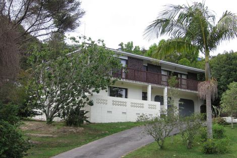 Photo of property in 16 Pluto Place, Beach Haven, Auckland, 0626