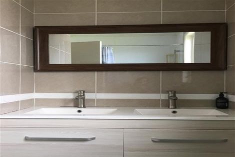 Photo of property in 16 Orton Street, Glenfield, Auckland, 0627